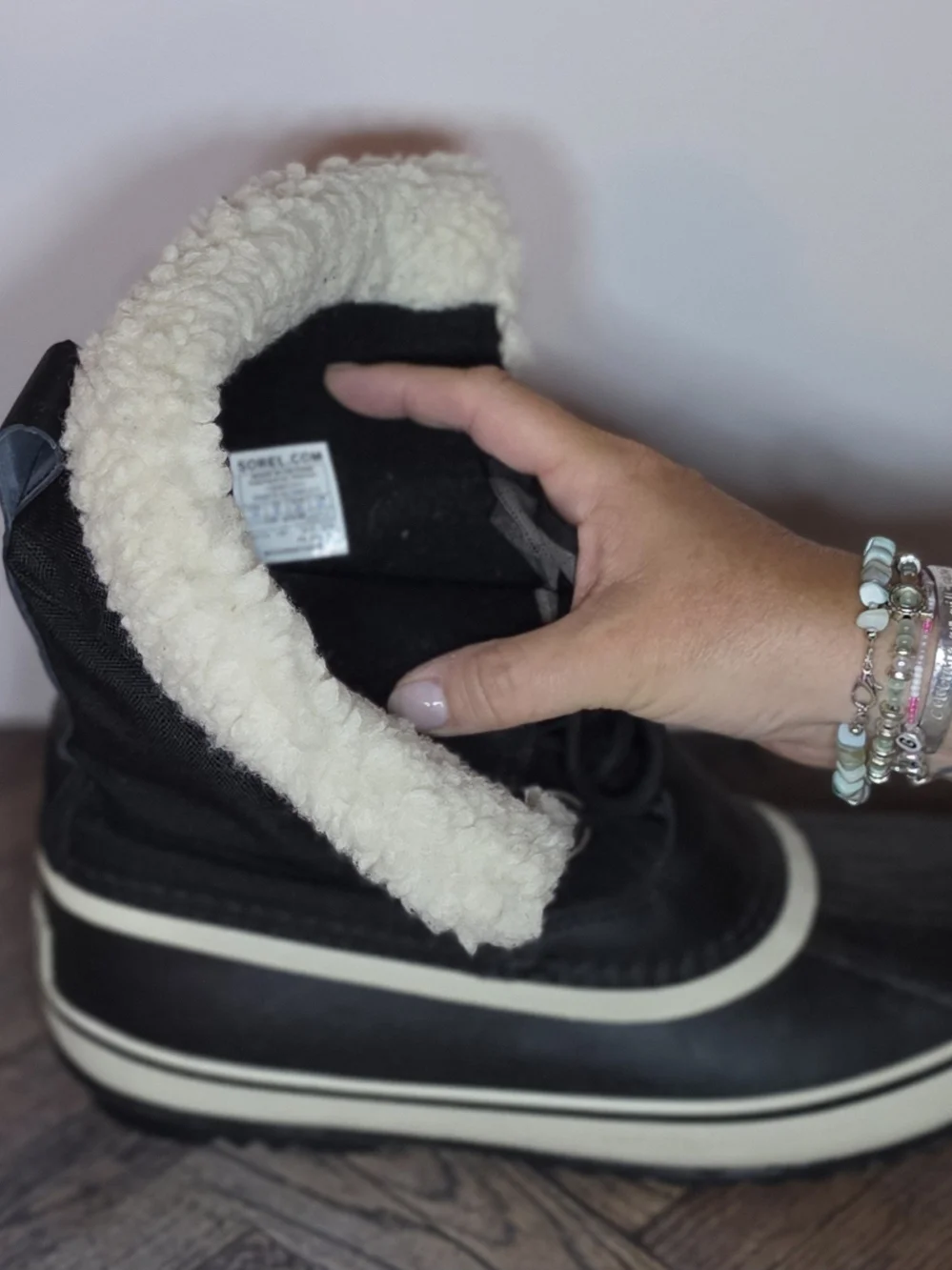Sorel Womenss' Black Waterproof Winter Boots with Sherpa Lining